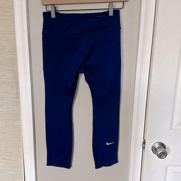 Nike Running Dri-Fit Tight Capri Length Laser Cut Leggings - Picture 6 of 10